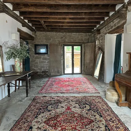 La Cavallera